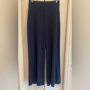 Lou & Grey Navy Wide-Leg Pull-On Athletic Pants.